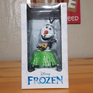 Olaf bobblehead